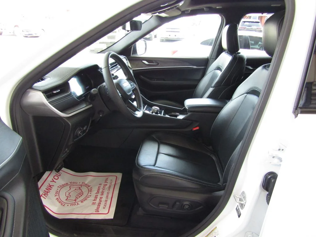 Used 2024 Bright White Clearcoat Jeep Limited image 29