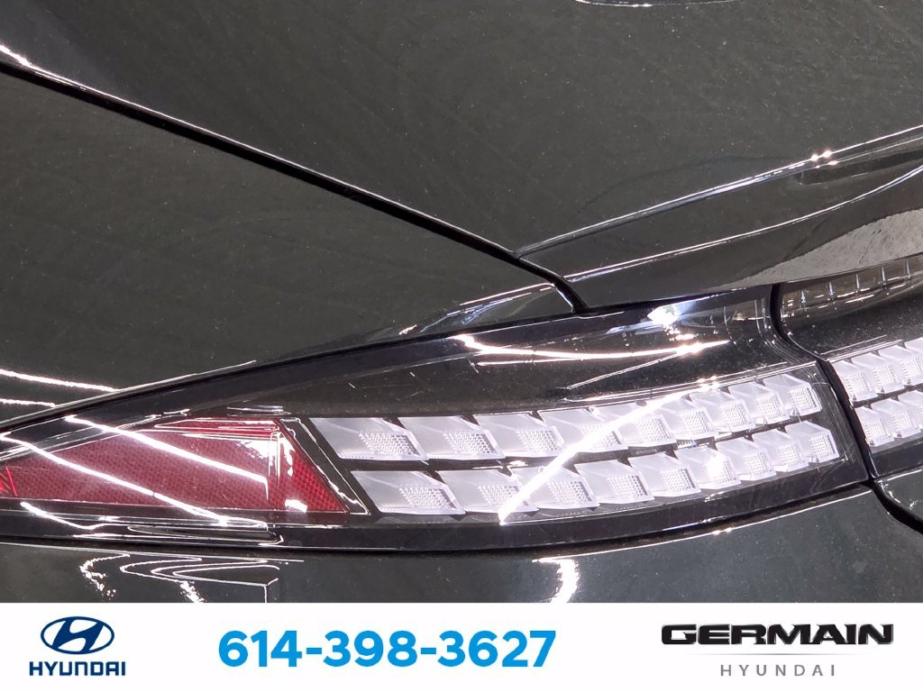 Used 2023 Green Hyundai SEL image 16