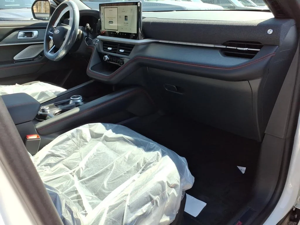 New 2026 Star White Metallic Tri-Coat Ford ST image 9