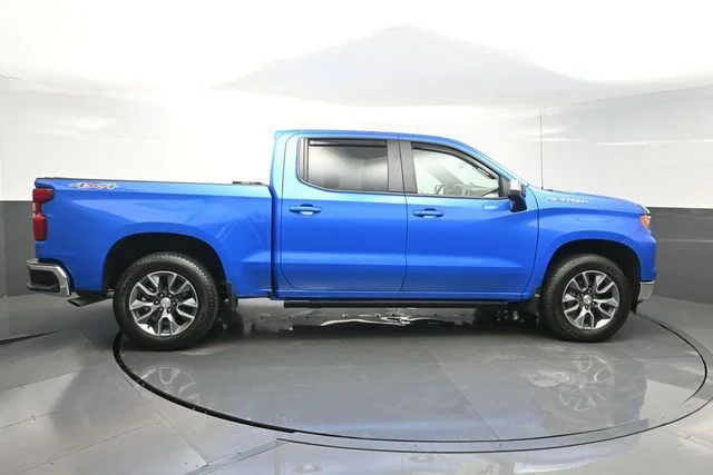 Used 2025 Blue Chevrolet LT image 8