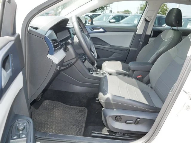 Certified Used 2023 White Volkswagen 1.5T SE image 13