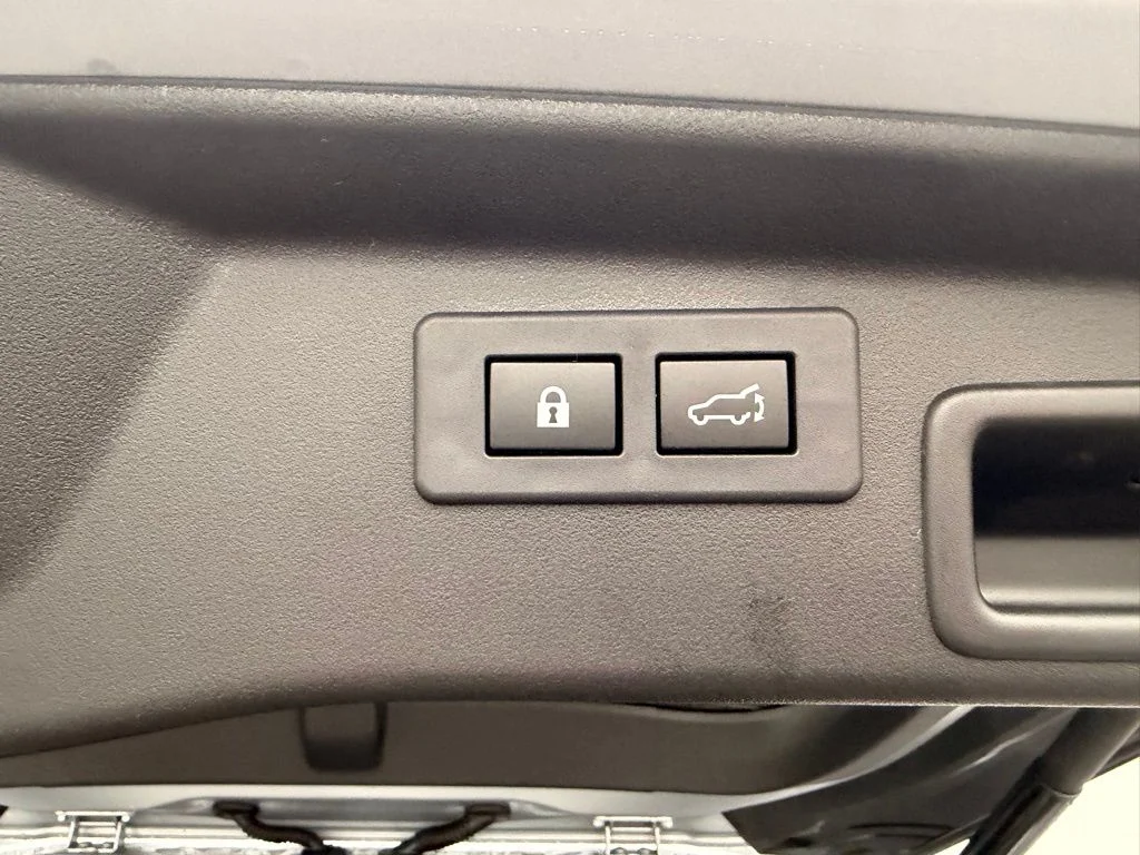 New 2026 ICE SILVER METALLIC Subaru Touring XT image 66