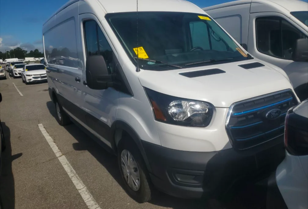 Used 2023 Oxford White Ford Base image 1