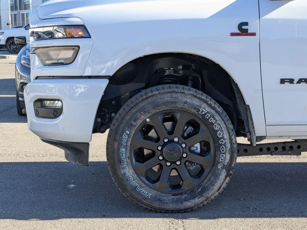 New 2026 White RAM Big Horn - - 5th W & Gooseneck Prep - Level 1 Plus Grp - Cummins HO & More! image 9