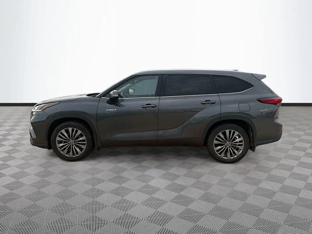 Used 2020 Gray Toyota Platinum image 4