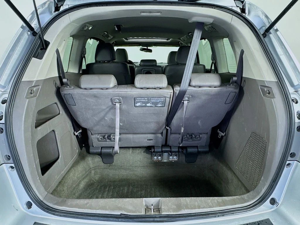 Used 2013 Silver Honda EX-L image 32