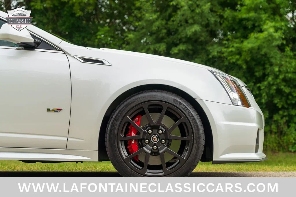 Used 2015 White Cadillac Base image 39