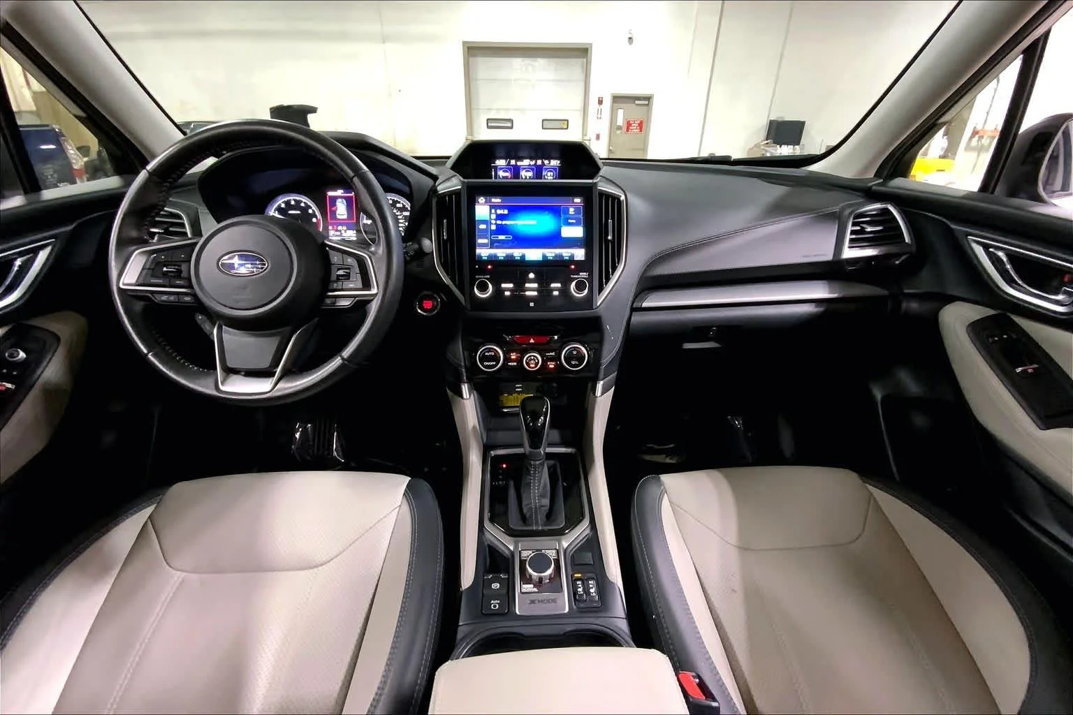 Used 2019 Crystal White Pearl Subaru Limited image 30
