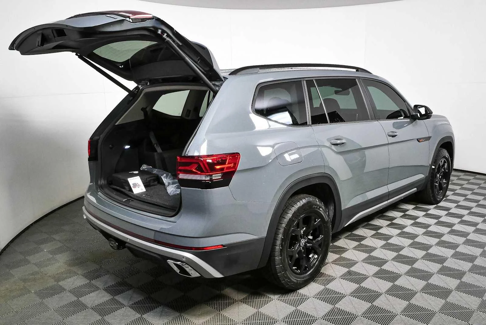 New 2026 Pure Gray Volkswagen 2.0T Peak Edition image 28
