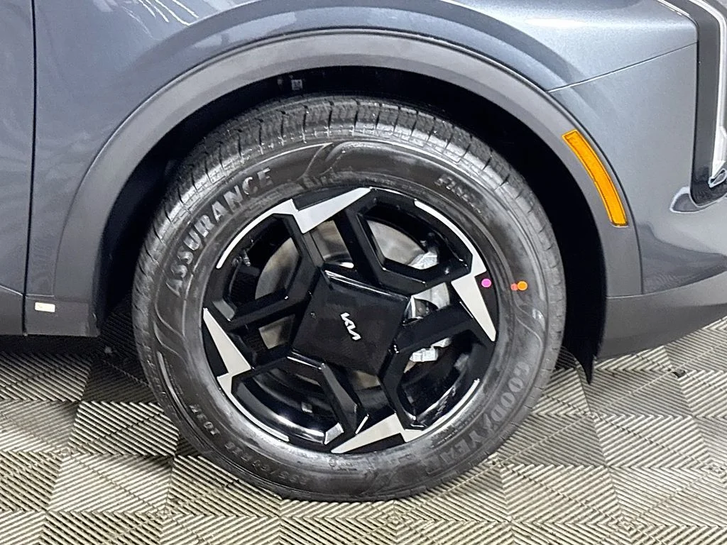 New 2026 Gravity Gray Kia EX image 22