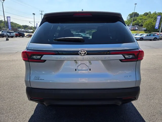 Used 2025 Silver Toyota XLE image 7