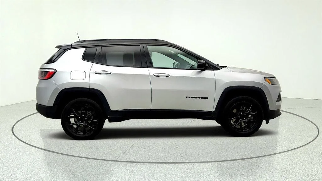 Used 2023 Billet Silver Metallic Clearcoat Jeep Altitude 4x4 Special Edition w/ Sun & Sound Group image 4