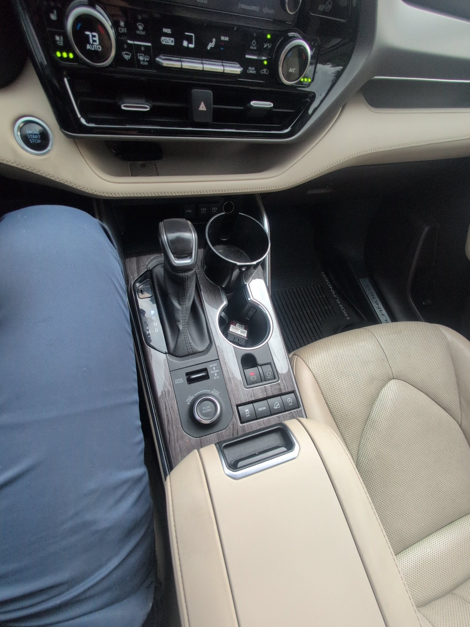 Used 2020 Blizzard Pearl Toyota Limited image 8
