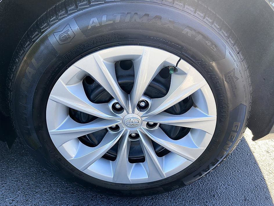 Used 2017 Midnight Black Metallic Toyota LE image 25