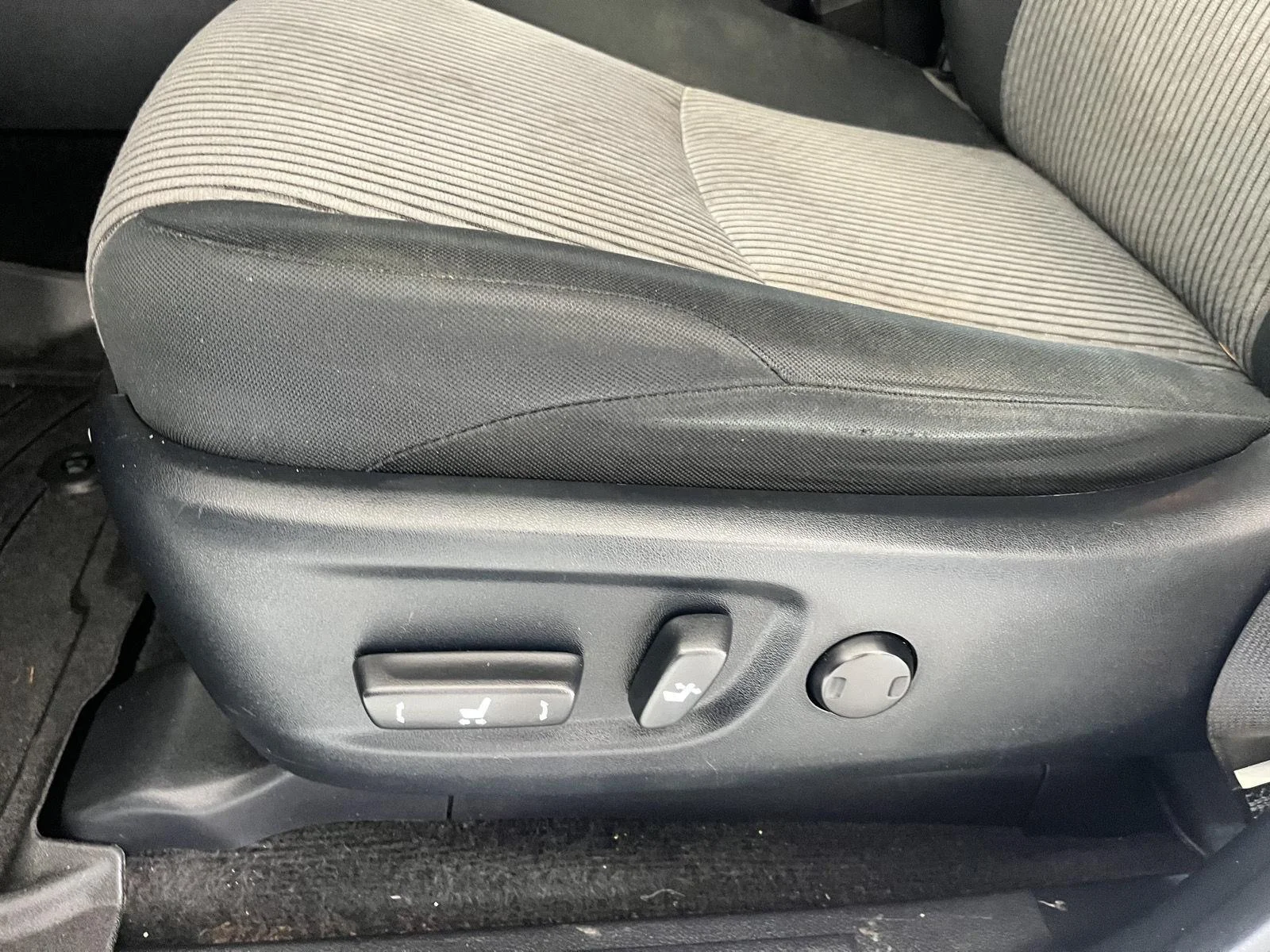 Used 2019 Super White Toyota SR5 image 26