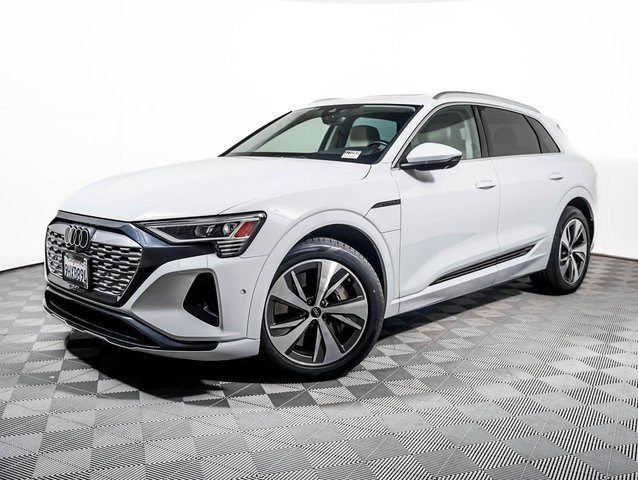 2024 Audi Q8 e-tron Premium Plus