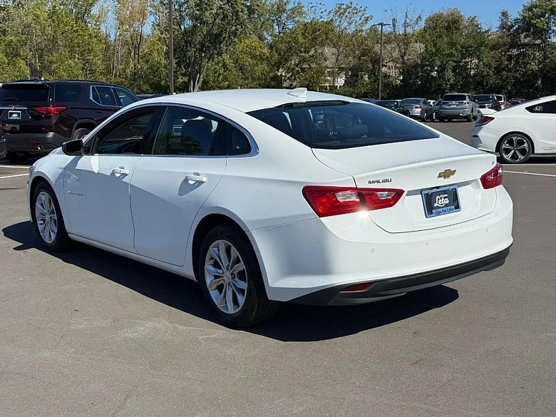 Used 2024 WHITE Chevrolet 4dr Sdn 1LT image 4