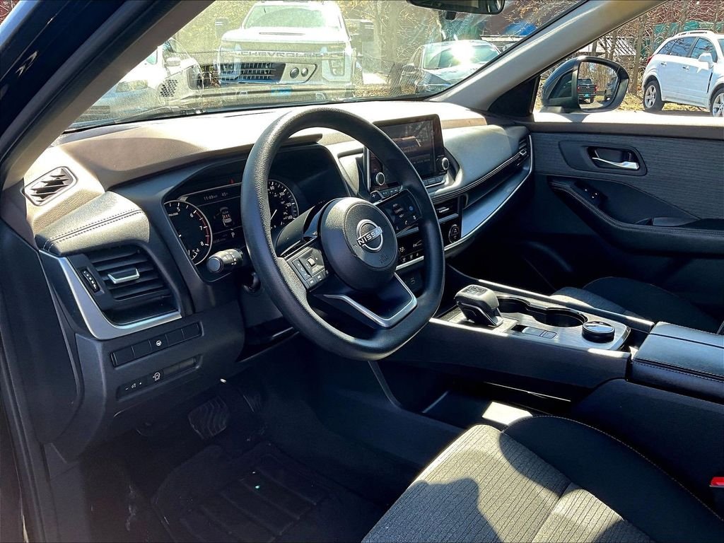 Used 2023 Black Nissan SV image 8