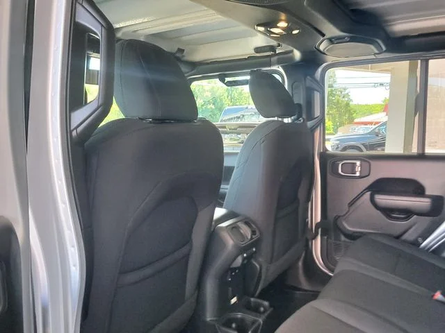 Used 2022 Silver Jeep Sport image 12