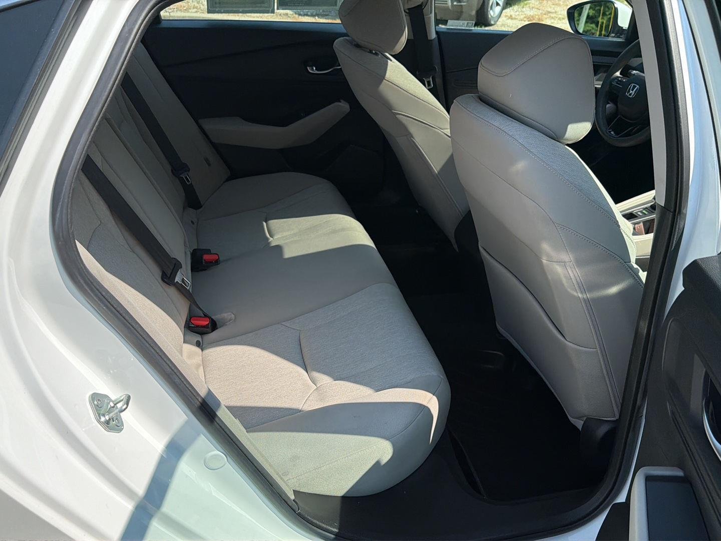 Used 2023 Platinum White Pearl Honda EX image 12