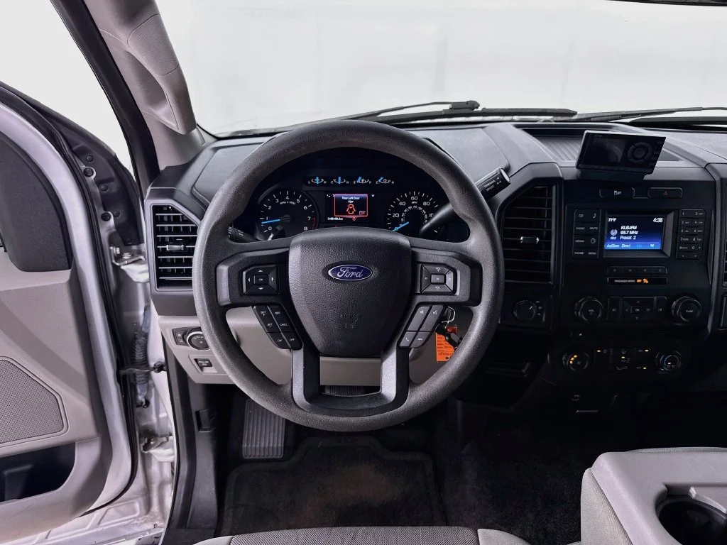 Used 2016 Silver Ford XL image 22