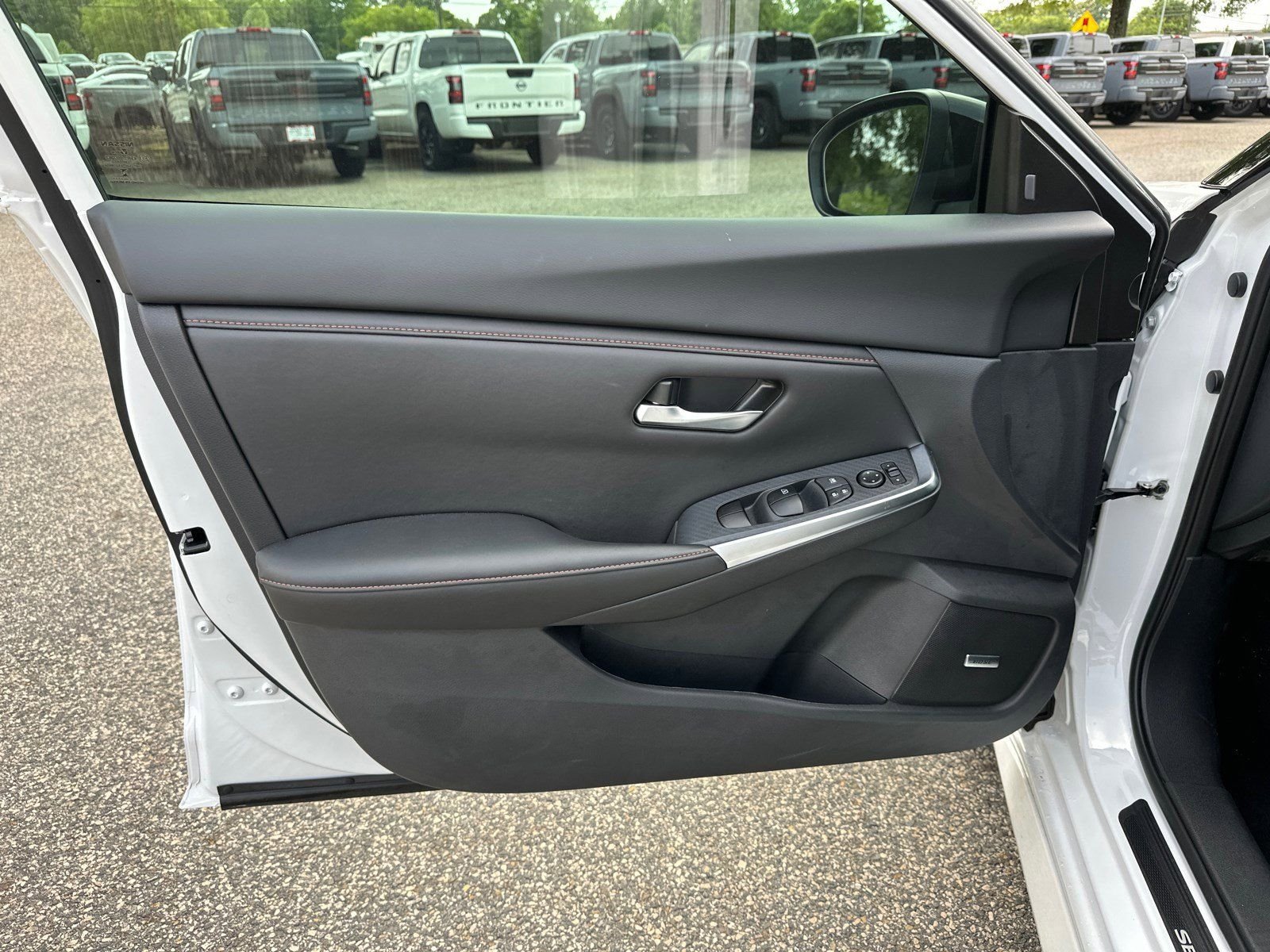 Certified Used 2025 White Nissan SR image 8