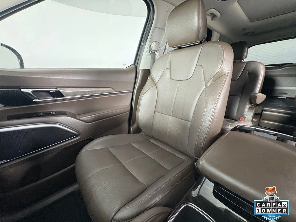 Used 2021 Black Kia SX image 17
