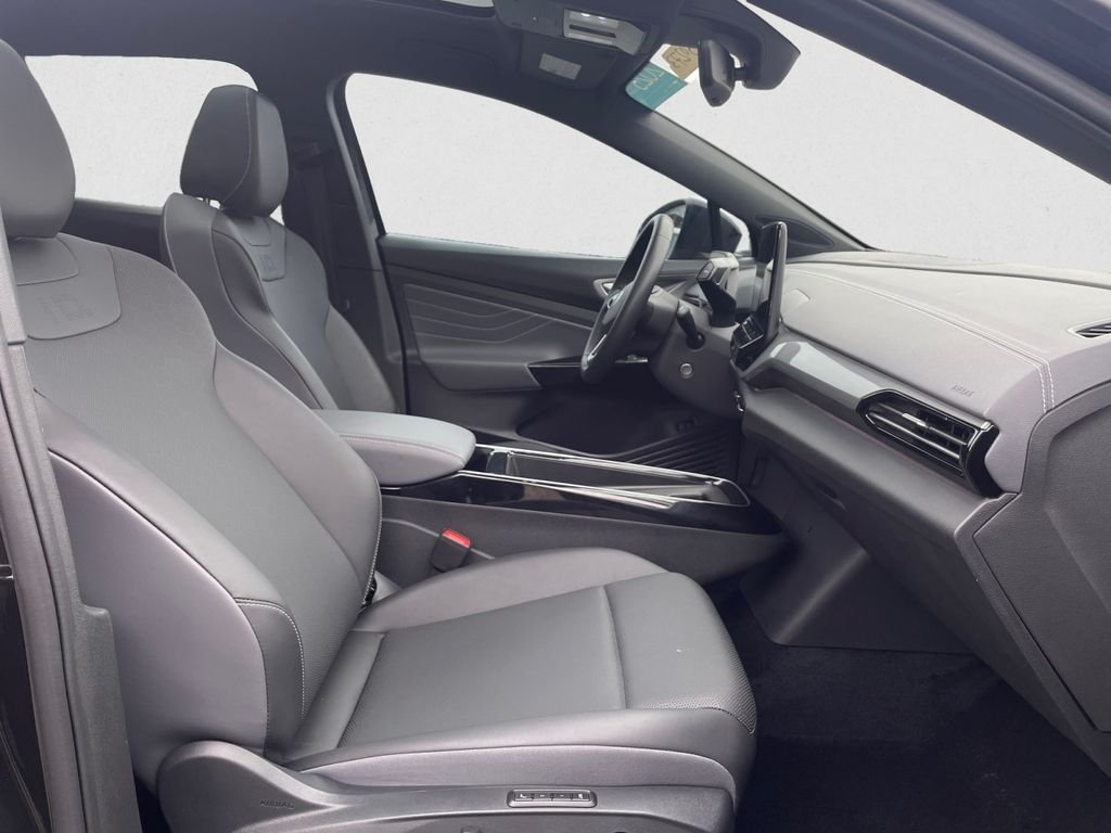 Certified Used 2023 Deep Black Volkswagen Pro S image 15