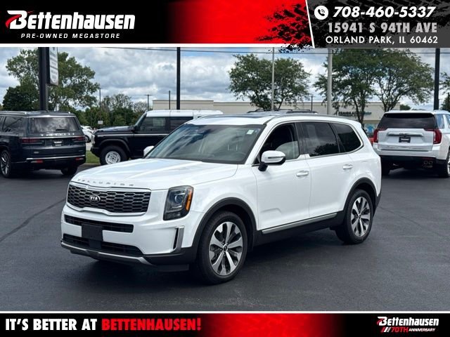 Used 2020 White Kia S image 1