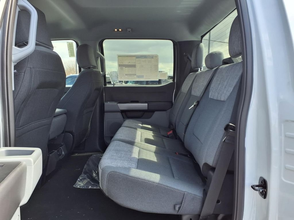 New 2026 Oxford White Ford F-250® XLT image 17