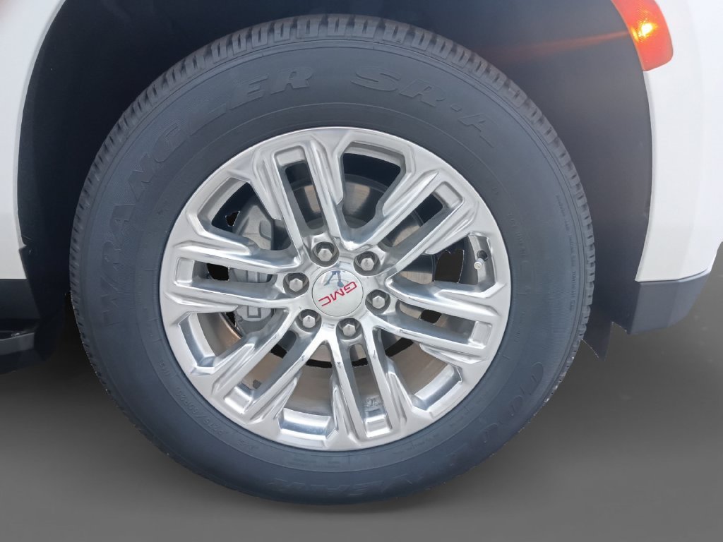 Used 2024 White GMC SLT image 16