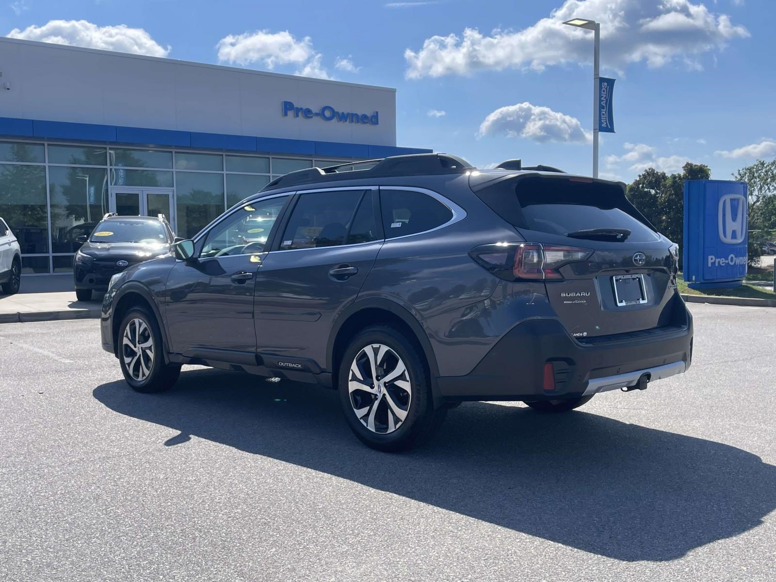 Used 2022 Magnetite Gray Metallic Subaru Limited image 4