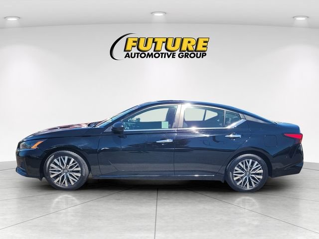 Used 2025 Black Nissan 2.5 SV image 6