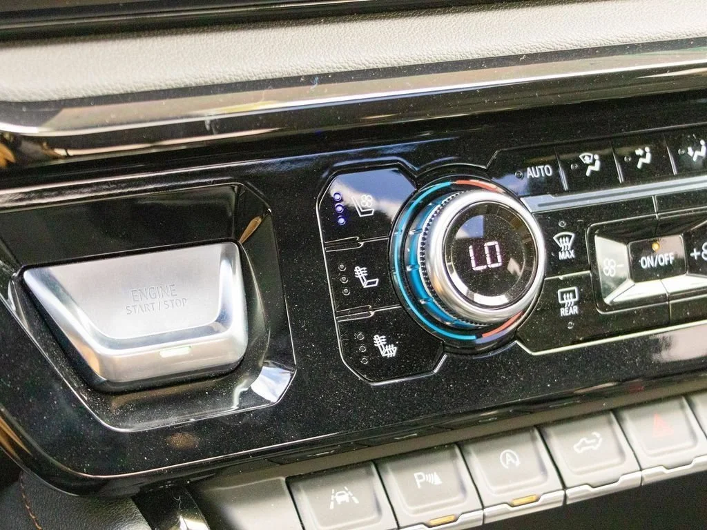 2025 GMC Sierra 1500 AT4 - Photo 32