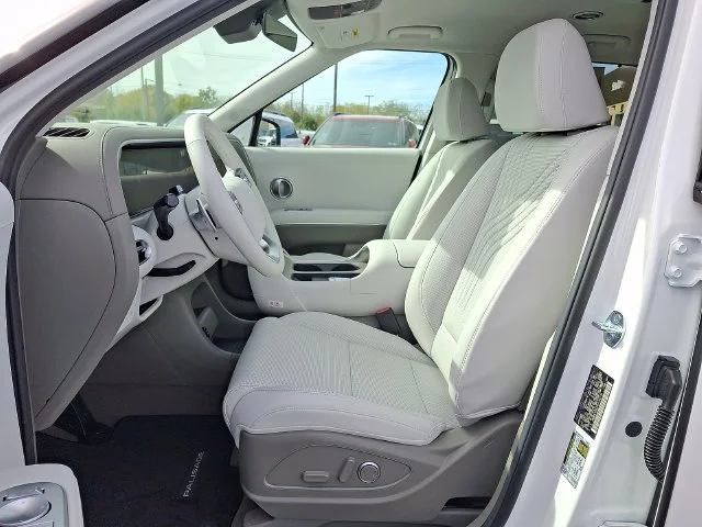 New 2027 White Hyundai SEL image 10