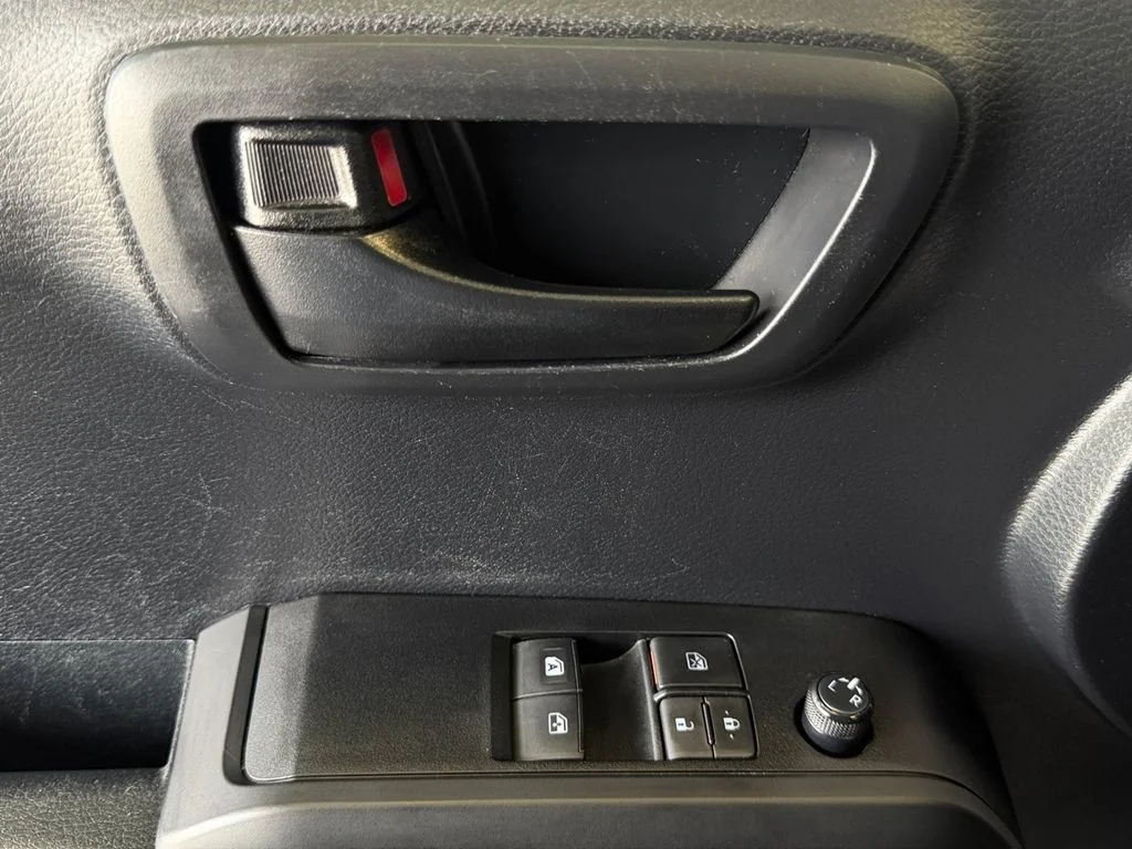 Used 2019 White Toyota SR image 26