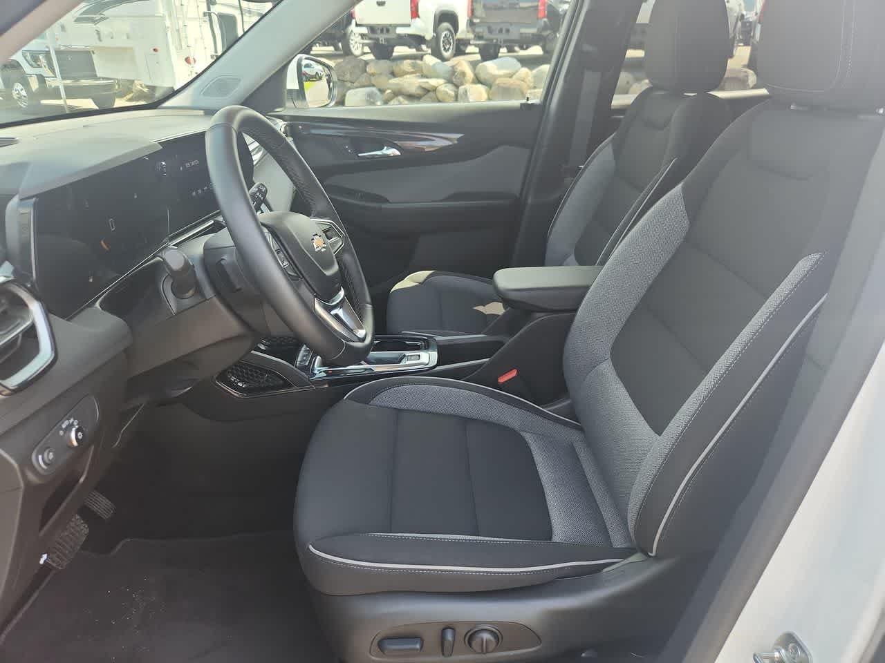Used 2026 Summit White Chevrolet LT image 12