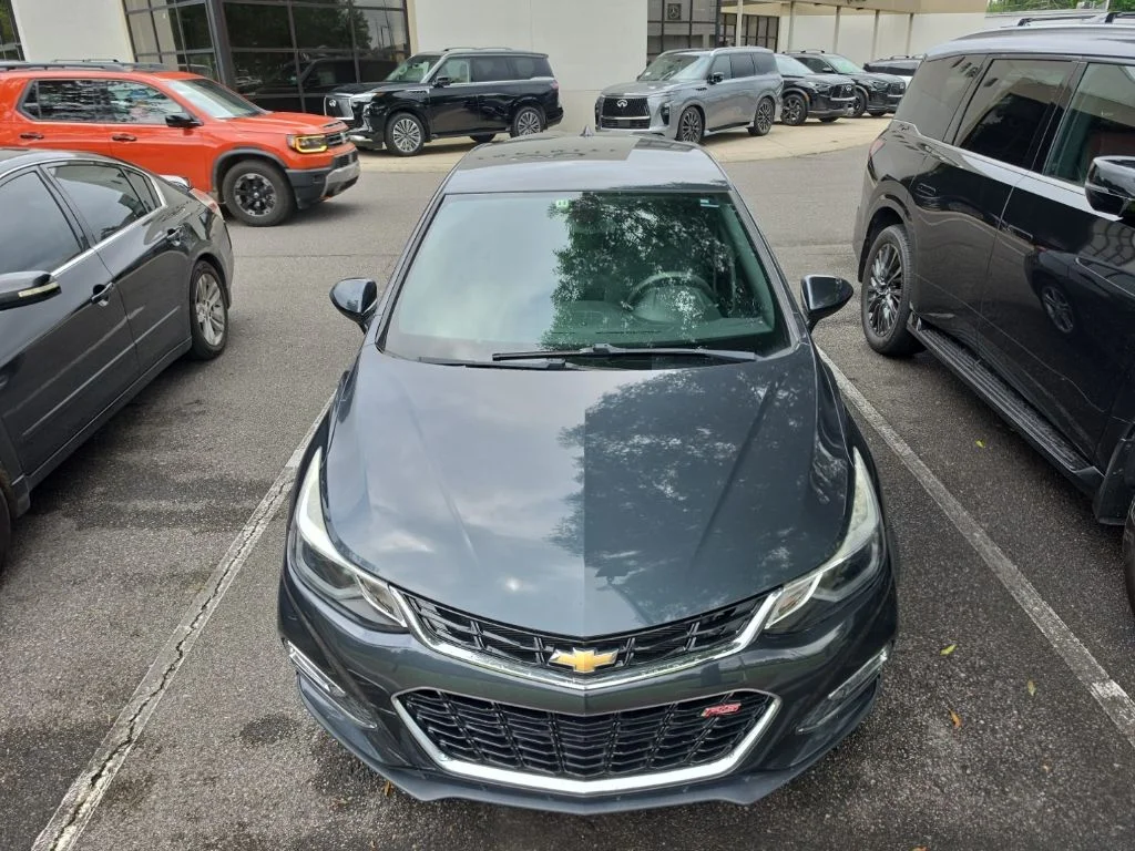 2017 Chevrolet Cruze LT Hatchback Auto's photo
