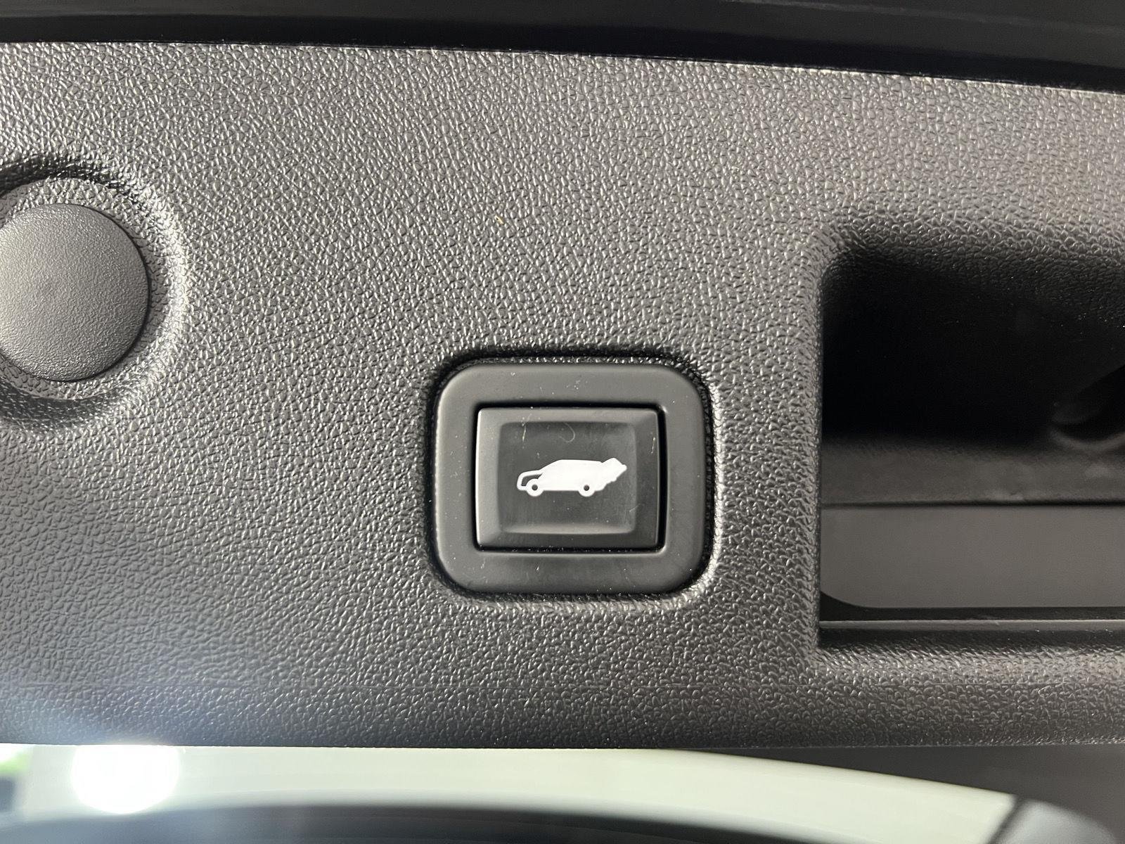 Used 2021 Midnight Blue Metallic Chevrolet LT image 21