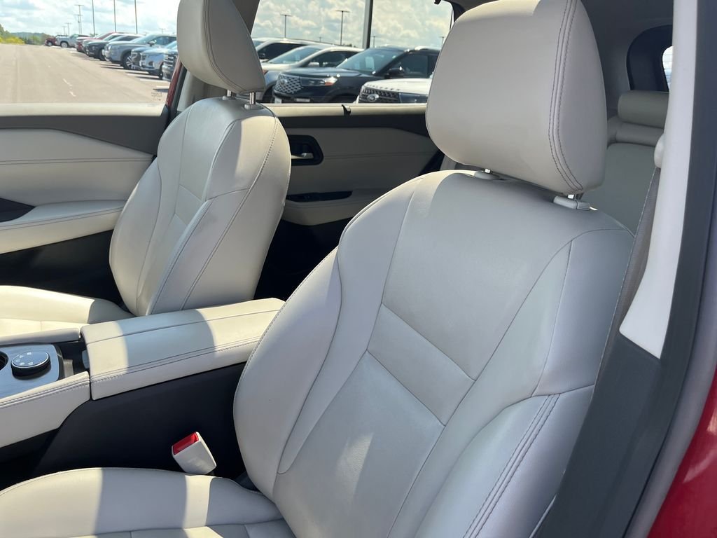 Certified Used 2023 Red Nissan SL image 12