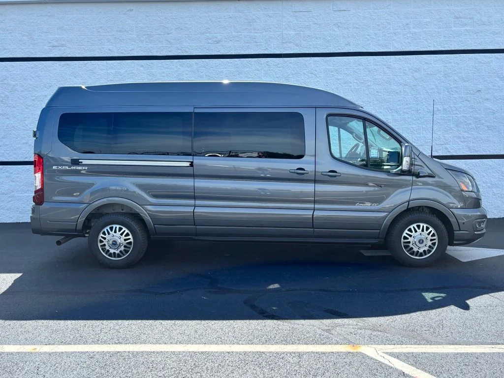 New 2026 Gray Ford Explorer Limited SE image 6