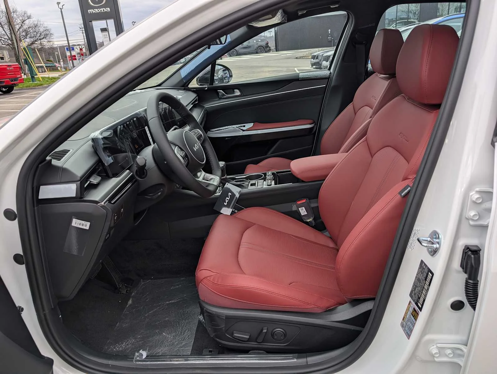 New 2026 Snow White Pearl Kia GT-Line image 4