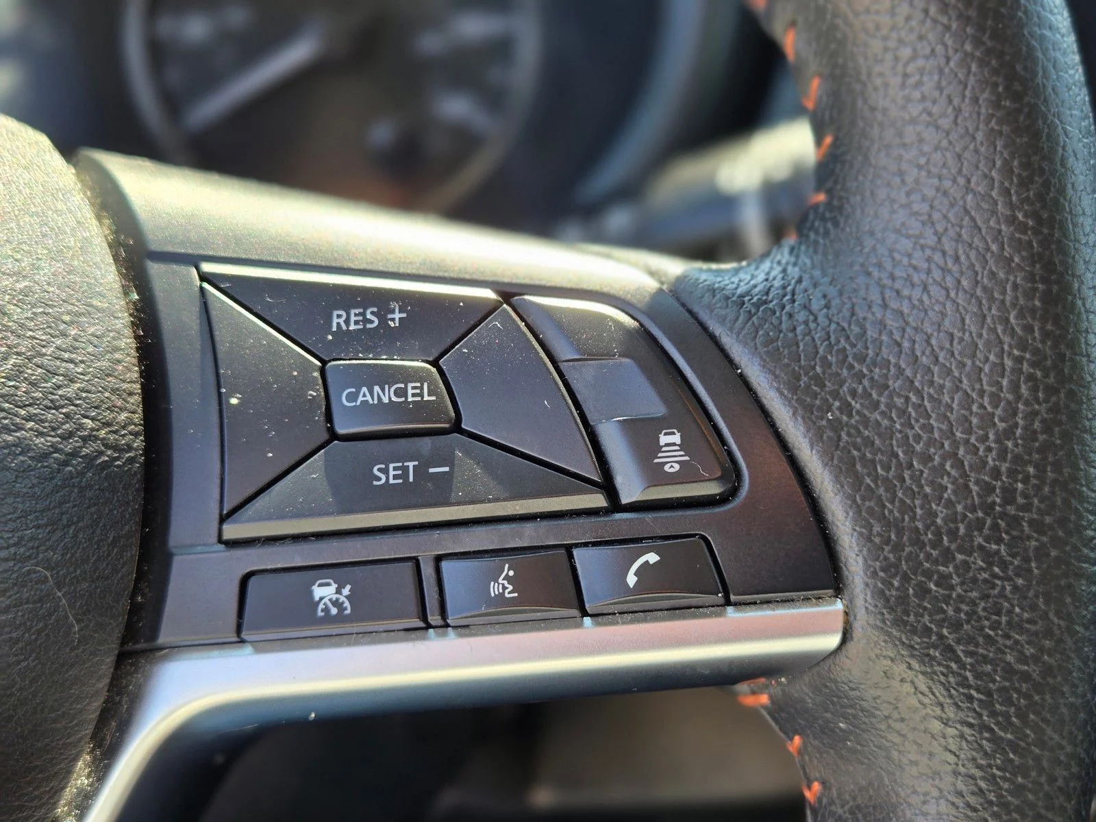Used 2024 Gray/Super Black Nissan SR image 28