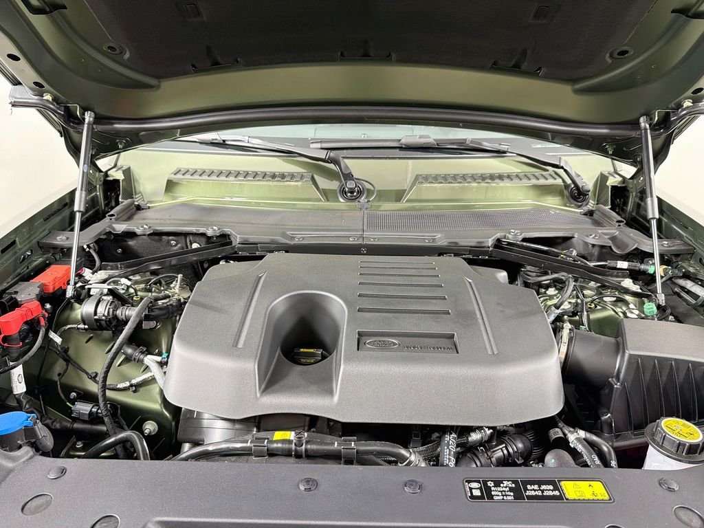 New 2026 Woolstone Green Land Rover X-Dynamic SE image 32