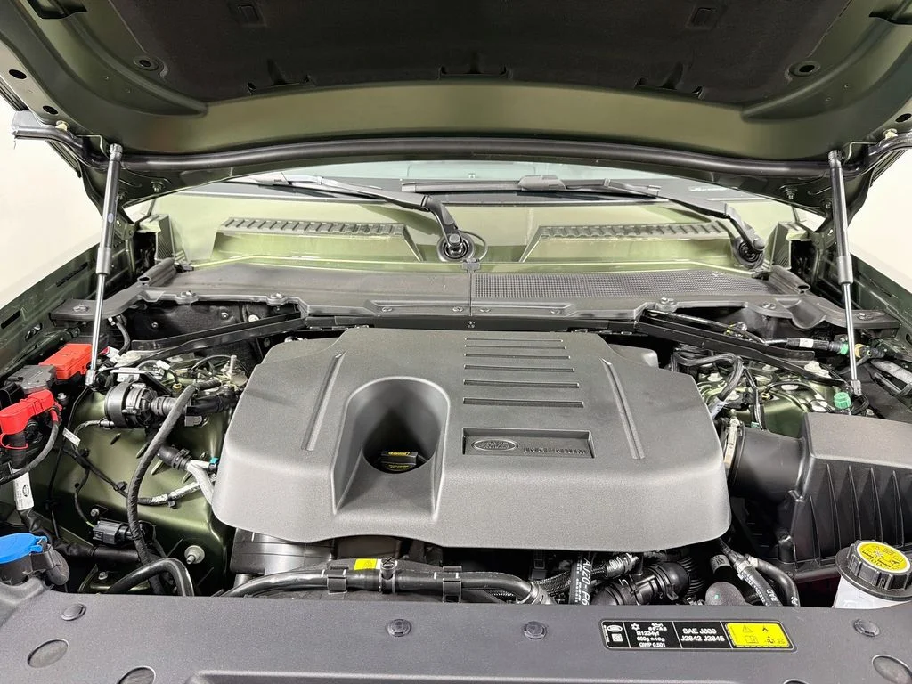 New 2026 Woolstone Green Land Rover X-Dynamic SE image 32