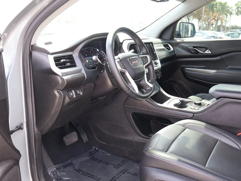 Used 2023 Silver GMC SLT image 27