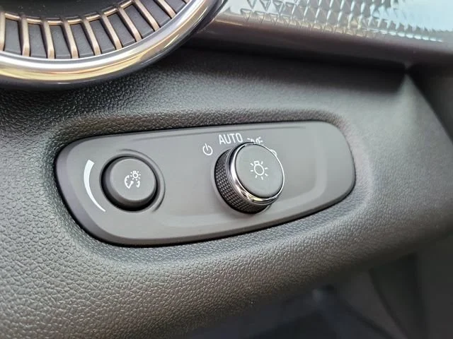 New 2026 Cacti Green Chevrolet ACTIV image 20