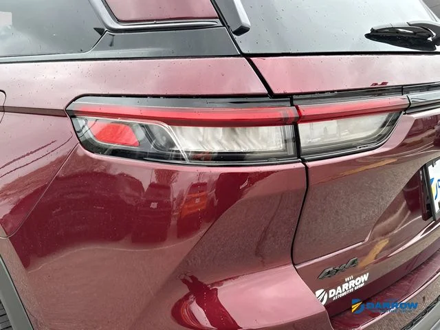 New 2026 Velvet Red Pearl-Coat Exterior Paint Jeep Laredo Altitude image 28