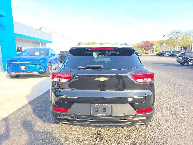 Used 2023 Black Chevrolet ACTIV image 3