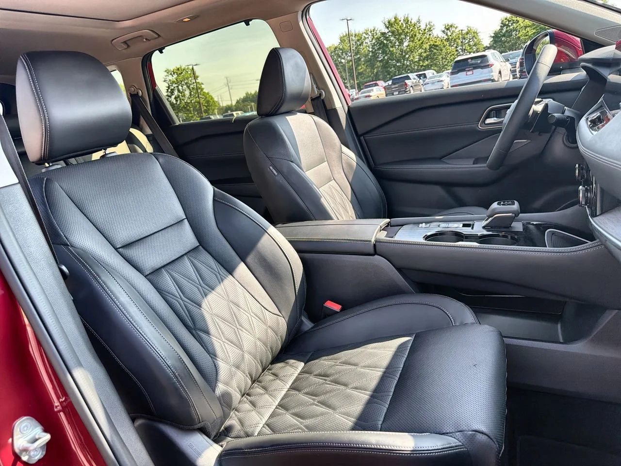 Used 2025 Red Nissan Platinum FWD image 23